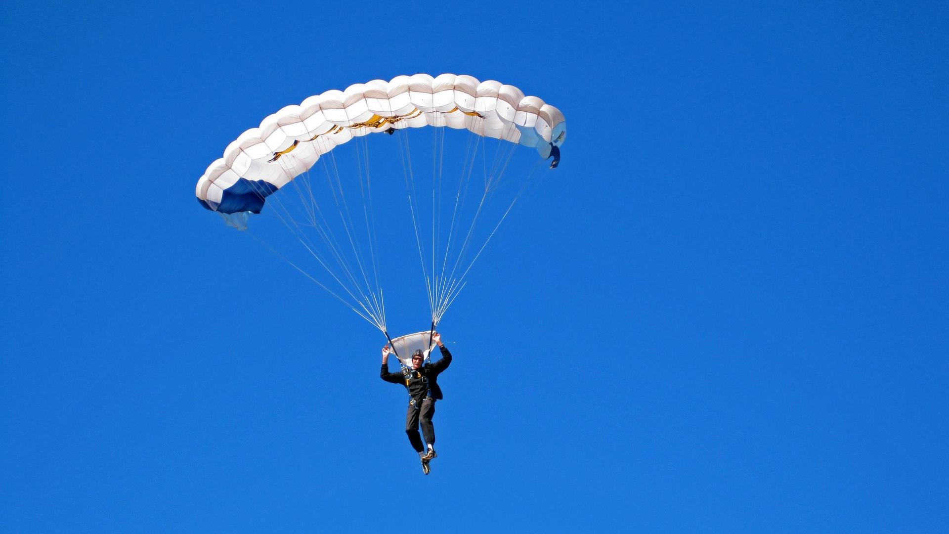 阿什拉夫转会巴黎圣日耳曼，提升边路实力，阿什拉夫加盟巴黎